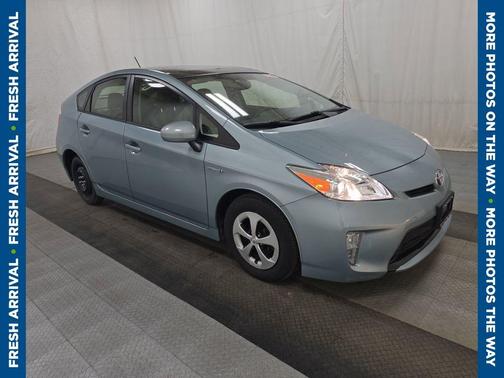 Pearl 2014 Toyota Prius Four