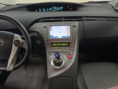 Pearl 2014 Toyota Prius Four
