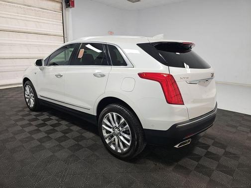 Crystal White Tricoat 2017 Cadillac XT5 Premium Luxury