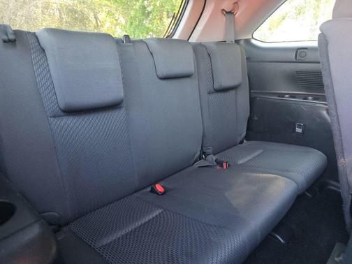 Attitude Black Metallic 2015 Toyota Highlander LE