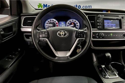 Attitude Black Metallic 2015 Toyota Highlander LE
