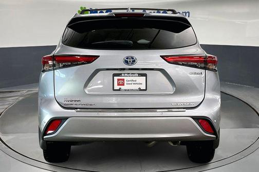 2021 Toyota Highlander Hybrid Platinum