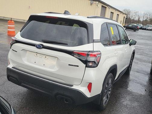 Crystal White Pearl 2025 Subaru Forester Touring