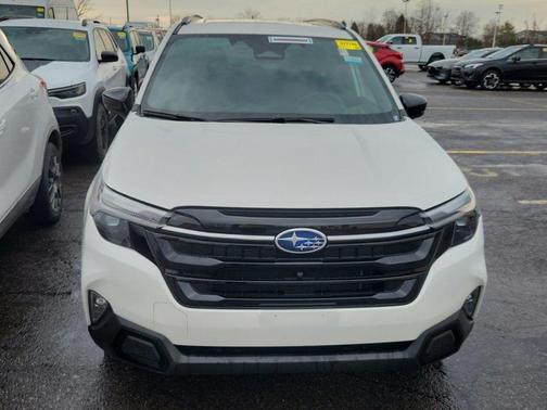 Crystal White Pearl 2025 Subaru Forester Touring