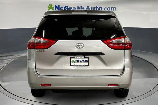 2020 Toyota Sienna SE