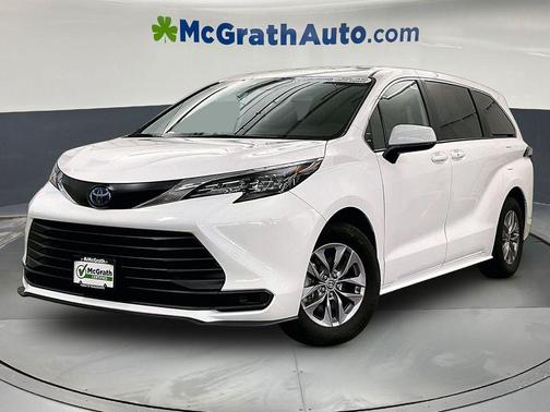 Ice 2025 Toyota Sienna LE