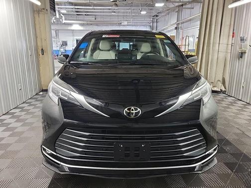 2026 Toyota Sienna Limited