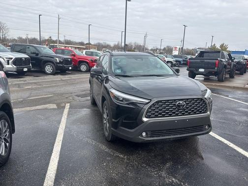 2023 Toyota Corolla Cross XLE