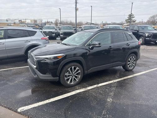 2023 Toyota Corolla Cross XLE