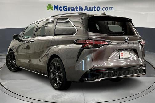 2022 Toyota Sienna XSE 7 Passenger