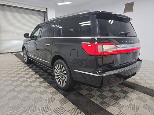 Infinite Black Metallic 2019 Lincoln Navigator L Reserve