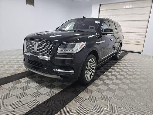 Infinite Black Metallic 2019 Lincoln Navigator L Reserve