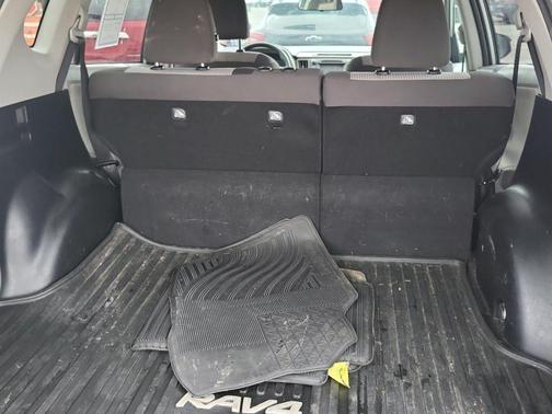 Classic Silver Metallic 2013 Toyota RAV4 LE