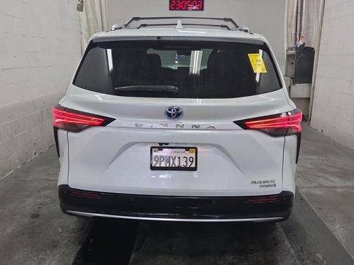 2024 Toyota Sienna Platinum 7 Passenger