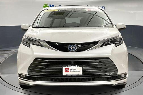 2024 Toyota Sienna Platinum