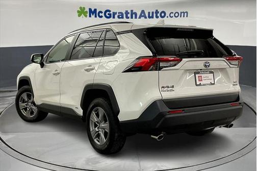 2022 Toyota RAV4 Hybrid XLE