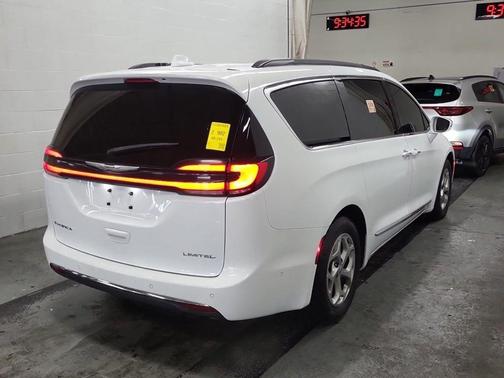 2022 Chrysler Pacifica Limited