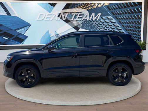 Deep Black Pearl 2026 Volkswagen Taos SE Black