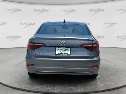 Platinum Gray Metallic 2021 Volkswagen Jetta