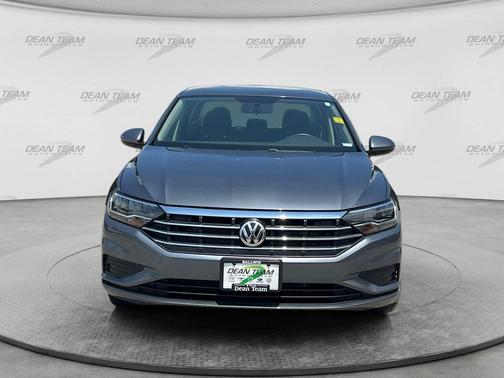 Platinum Gray Metallic 2021 Volkswagen Jetta
