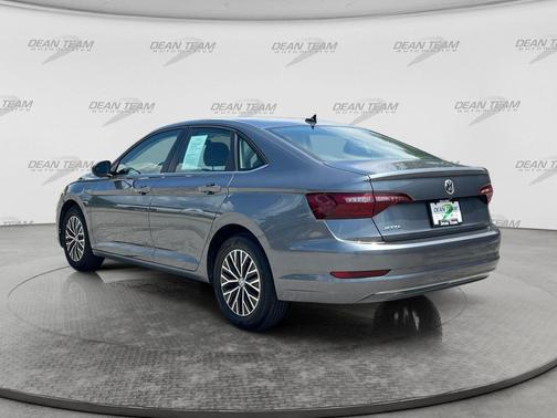 Platinum Gray Metallic 2021 Volkswagen Jetta