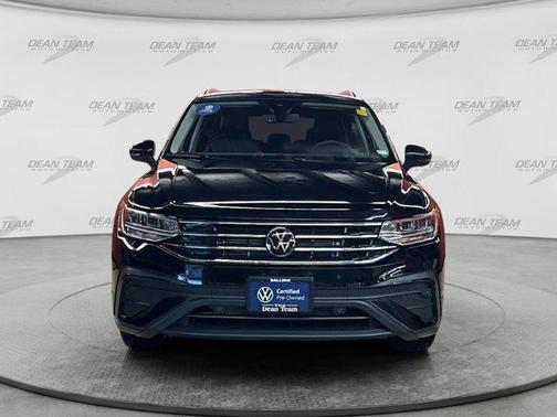 BLACK PEARL 2024 Volkswagen Tiguan 2.0T SE