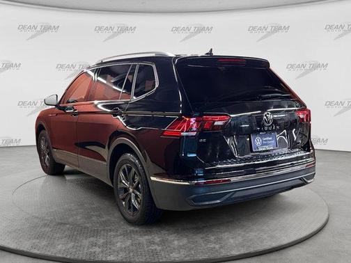 BLACK PEARL 2024 Volkswagen Tiguan 2.0T SE