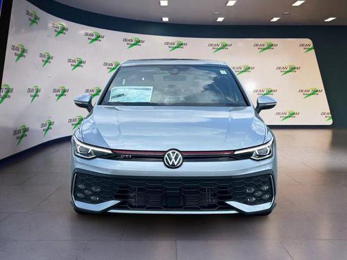 2025 Volkswagen Golf GTI 2.0T SE DSG