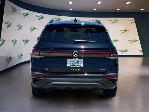 2025 Volkswagen Taos 1.5T SE Black