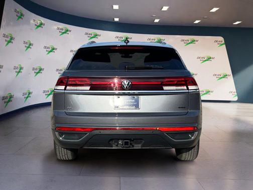 2025 Volkswagen Atlas Cross Sport 2.0T SE w/Technology 4MOTION