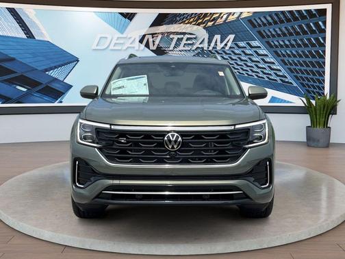 Avocado Green Pearl 2026 Volkswagen Atlas 2.0T SEL Premium R-Line 4MOTION
