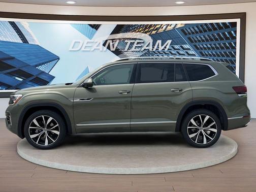 Avocado Green Pearl 2026 Volkswagen Atlas 2.0T SEL Premium R-Line 4MOTION