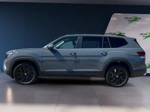 2025 Volkswagen Atlas 2.0T SE w/Technology 4MOTION