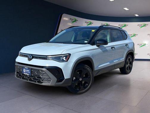 2025 Volkswagen Taos 1.5T SE Black
