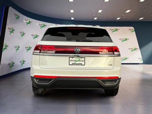 opal white pearl 2026 Volkswagen Atlas Cross Sport 2.0T SE