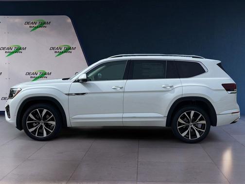 WHITE PEARL 2026 Volkswagen Atlas 2.0T SEL Premium R-Line 4MOTION