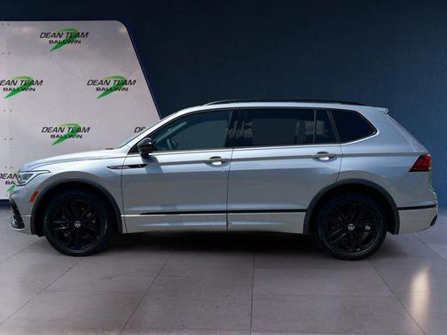 2022 Volkswagen Tiguan 2.0T SE R-Line Black
