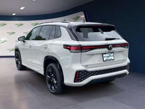 2025 Volkswagen Tiguan 2.0T SE R-Line Black 4MOTION