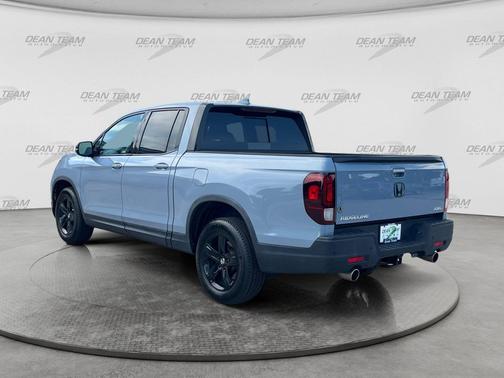 Sonic Gray Pearl 2022 Honda Ridgeline Black