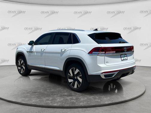 WHITE PEARL 2025 Volkswagen Atlas Cross Sport 2.0T SEL
