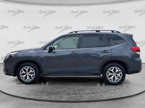 Magnetite Gray Metallic 2022 Subaru Forester Premium