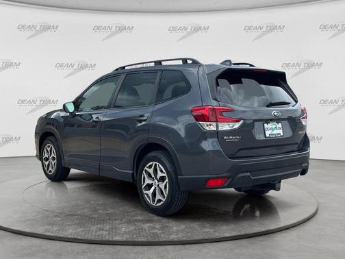 Magnetite Gray Metallic 2022 Subaru Forester Premium