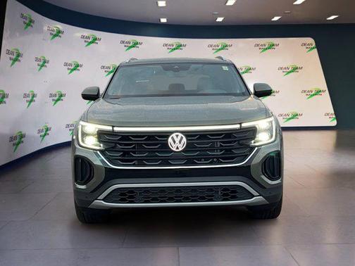 2026 Volkswagen Atlas Cross Sport 2.0T SE w/Technology 4MOTION