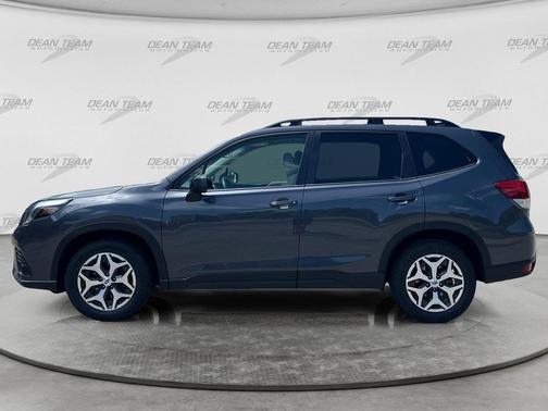 Magnetite Gray Metallic 2024 Subaru Forester Premium