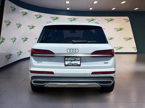 2022 Audi Q7 55 Premium Plus