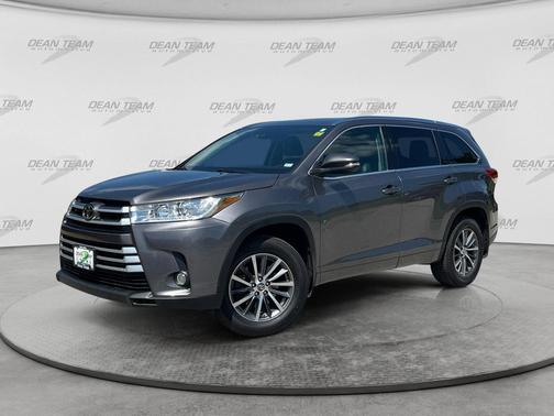 Predawn Gray Mica 2017 Toyota Highlander XLE