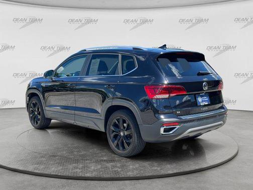 Deep Black Pearl 2023 Volkswagen Taos 1.5T SE
