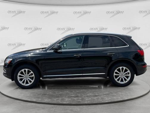 Mythos Black Metallic 2016 Audi Q5 2.0T Premium Plus