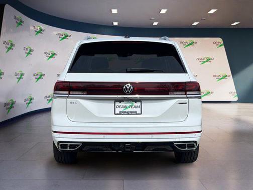 WHITE PEARL 2026 Volkswagen Atlas 2.0T SEL Premium R-Line 4MOTION