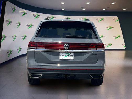 2025 Volkswagen Atlas 2.0T SE w/Technology 4MOTION